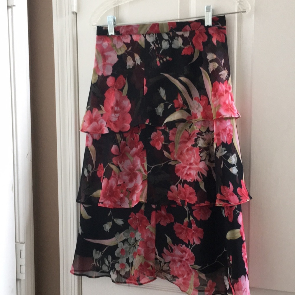 FINAL MARKDOWN Ladies onyx nite skirt small